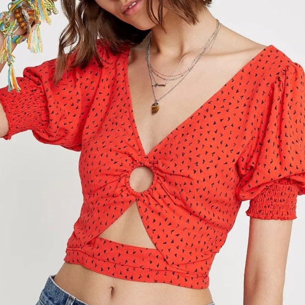✨ Red Puff Sleeve Women's Red Pattern Wrap Top